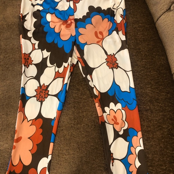 Ronny Kobo Jersey boho floral print flared hippie pants size small
Excellent! - Picture 3 of 4
